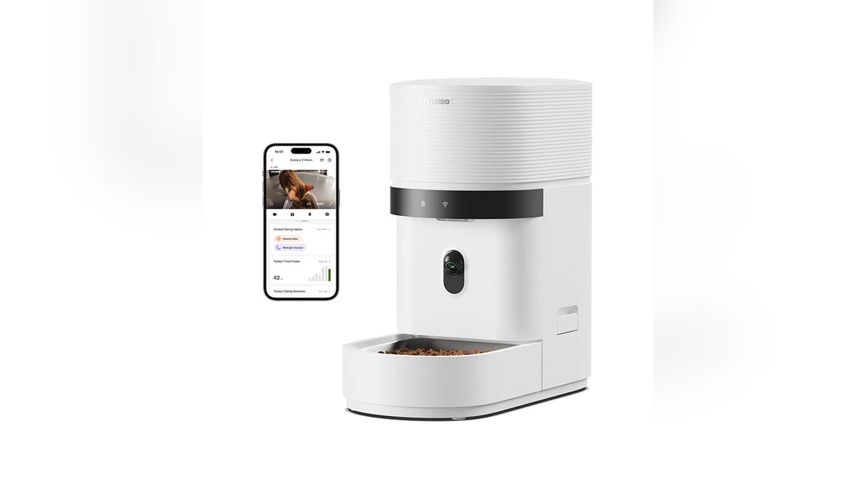 Track every meal and spot appetite changes over time.