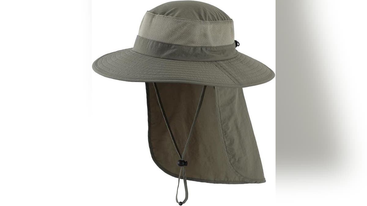 Add this sun hat to your fair ensemble and stay dry during rainstorms.