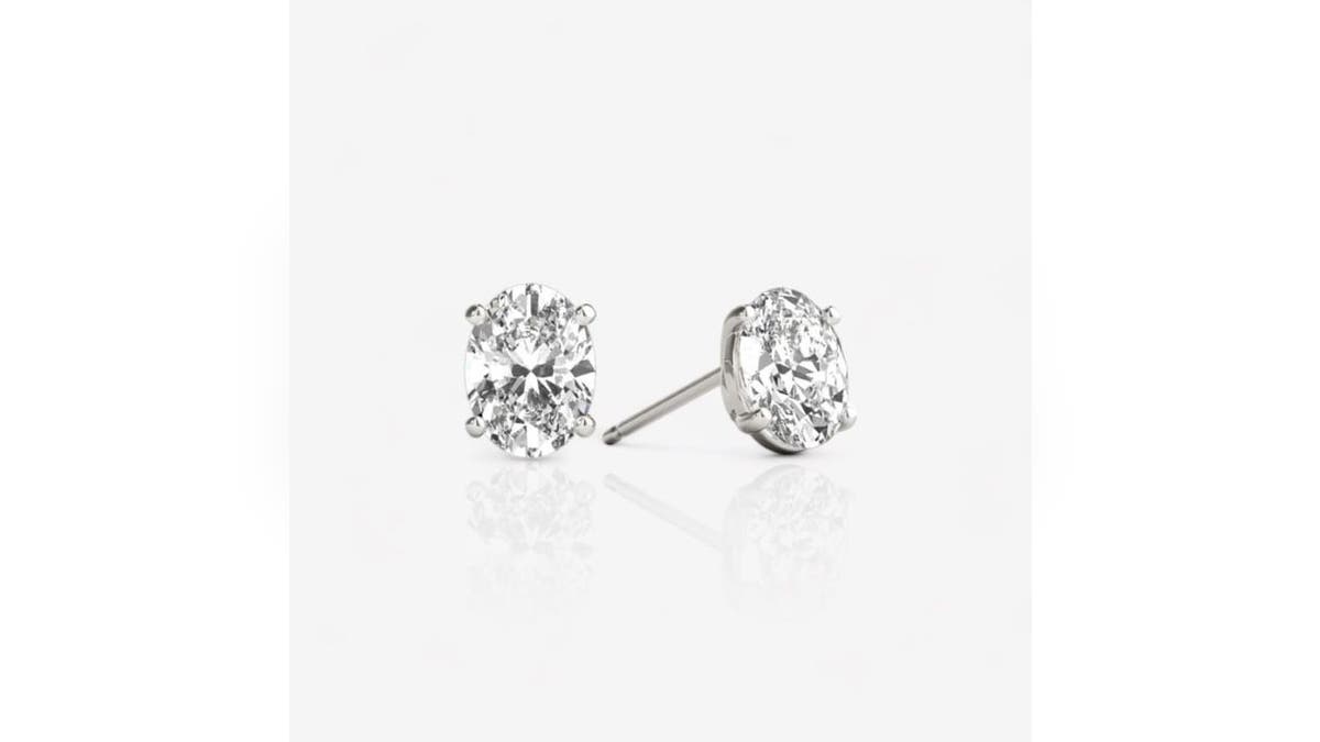 The oval shape keeps you looking sharp.