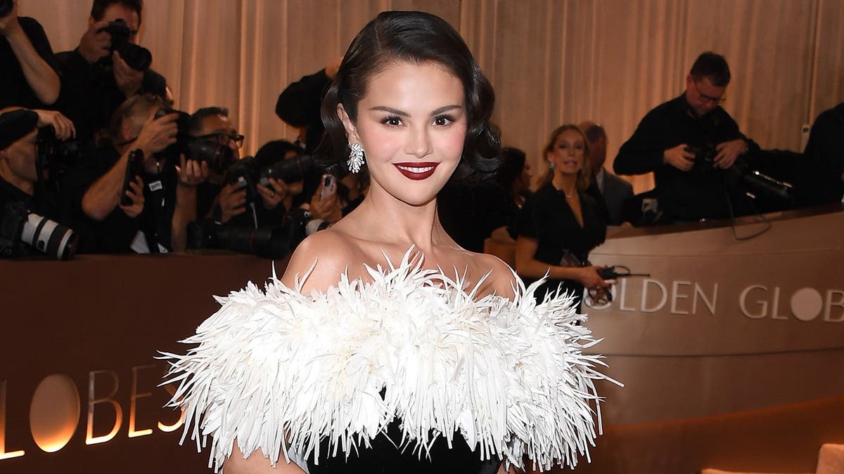 Selena Gomez astatine nan Oscars successful Los Angeles successful March 2026.