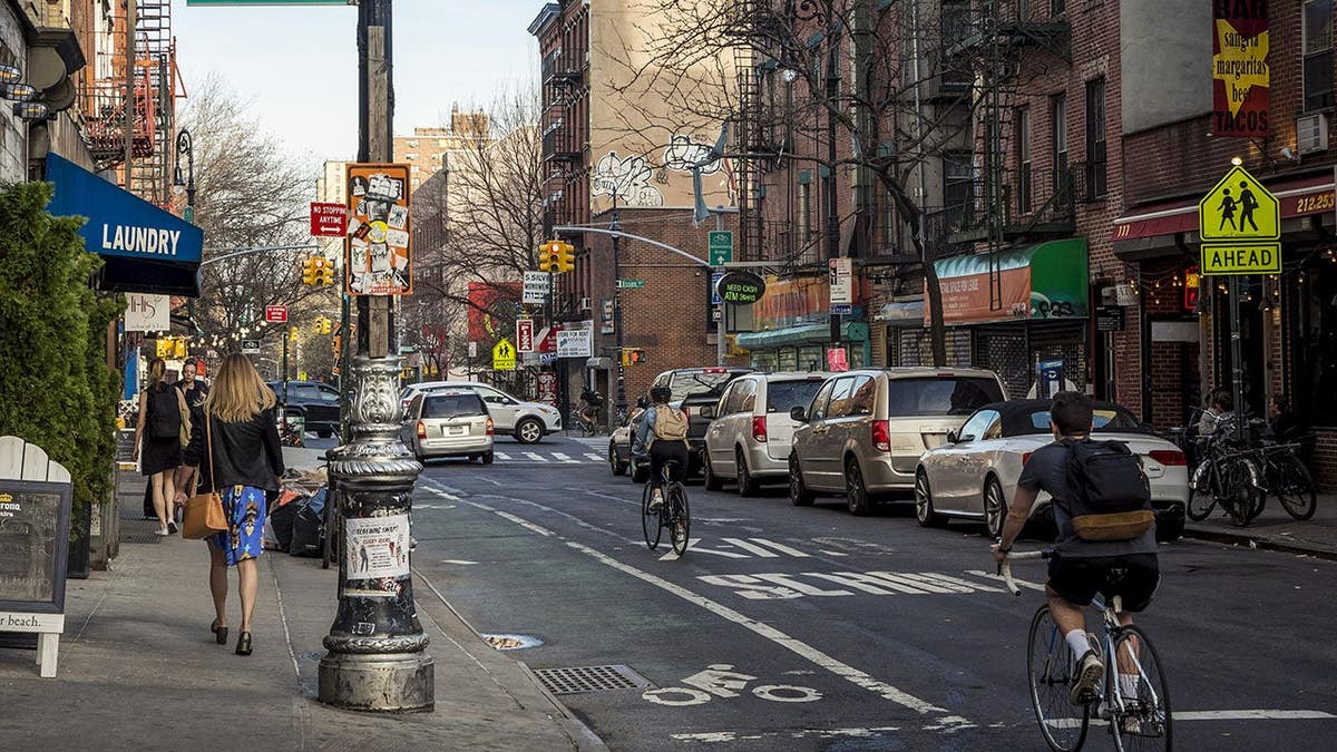 Crazy brawl over a parking spot in New York includes a vicious skateboard to the head