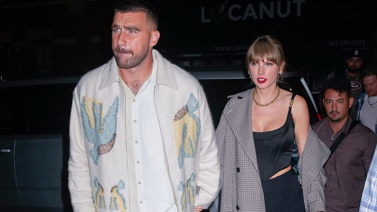 Taylor Swift and Travis Kelce arriving to the