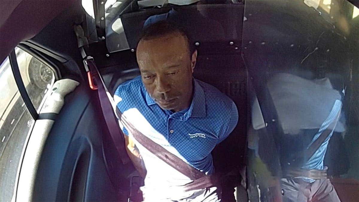 Tiger Woods v policajnom aute