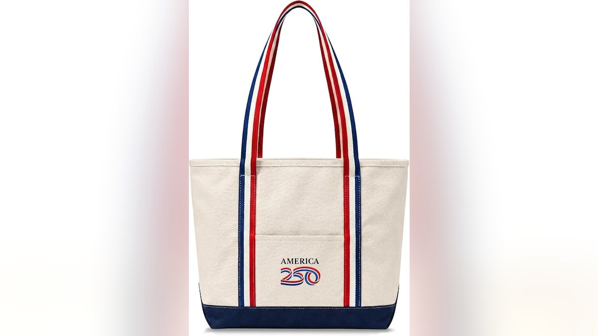 Use this tote all-year-long.
