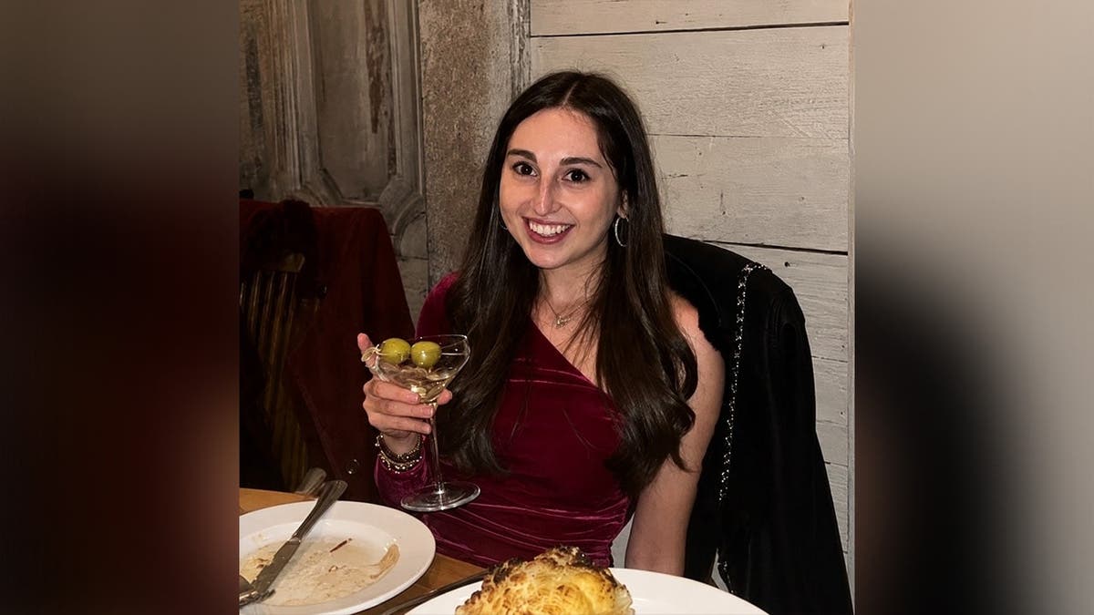 photo shows victim holding a drink