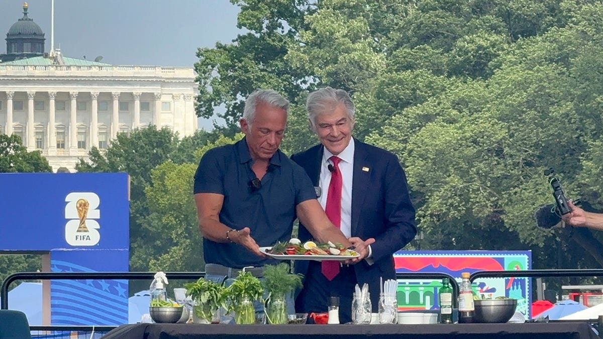 el Dr. Oz y el chef Geoffrey Zakarian