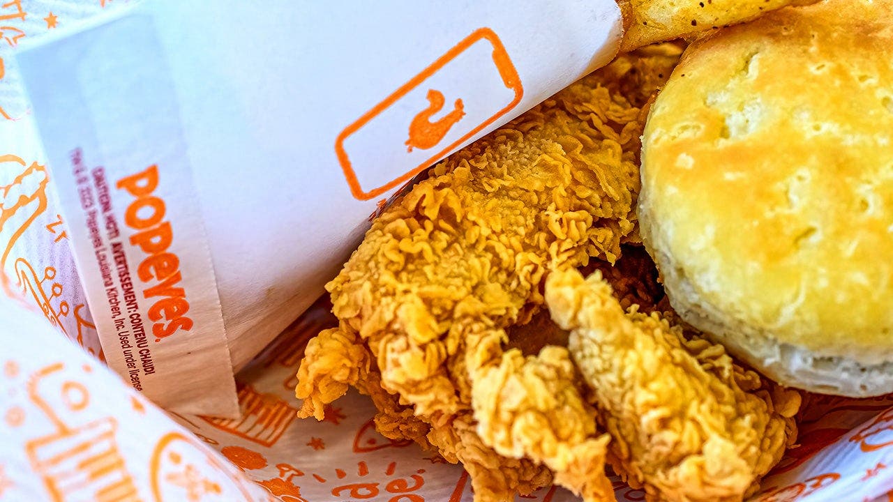 foxnews.com - Teresa Mull - Chefs name America's best fast-food fried chicken and biscuits - and one chain stands above the rest