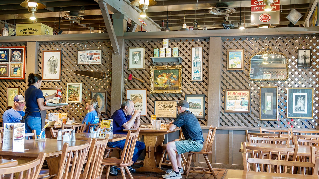 David Deno succeeds Julie Masino as Cracker Barrel CEO amid ongoing efforts to revitalize the restaurant chain