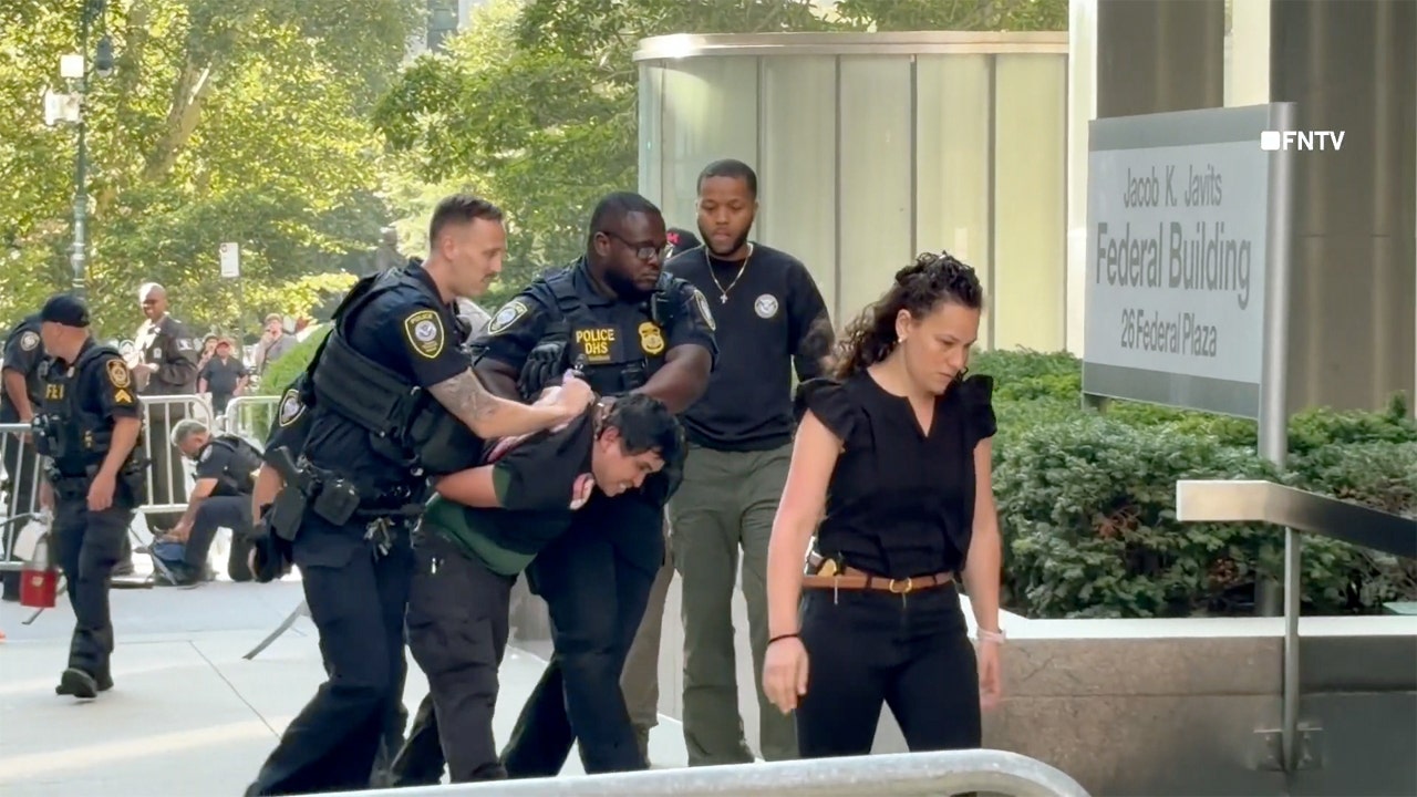 NYC army veteran Andrew Arrabaca in custody after deploying incendiary device outside federal building — had 'anti-ICE stuff' on him