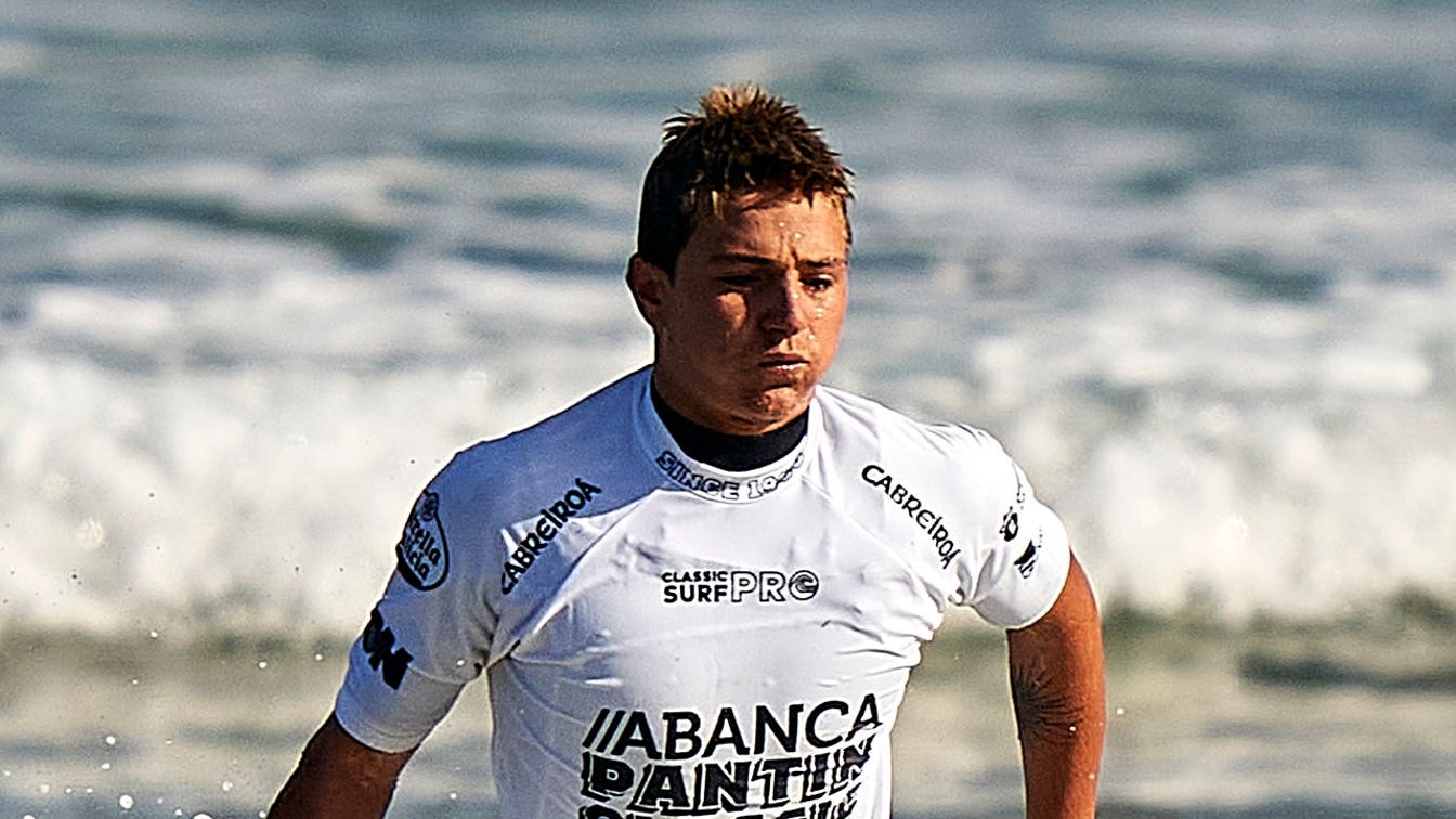 Surfista profissional Arran Strong, 28 anos, dado como morto após desaparecer na costa de Portugal