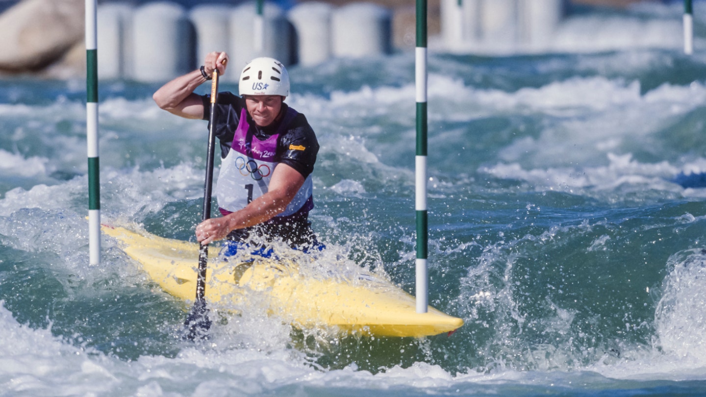 El ex atleta olímpico estadounidense David Hearn acusado de presunto vandalismo en el Reflecting Pool
