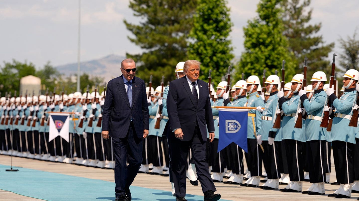 Ο Τραμπ εισέρχεται στην τελευταία ημέρα της συνόδου του ΝΑΤΟ καθώς η Ουκρανία, οι αμυντικές δαπάνες βρίσκονται στο επίκεντρο