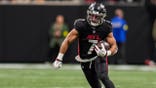 Atlanta Falcons RB Bijan Robinson carries the ball vs. the New Orleans Saints at Mercedes-Benz Stadium.