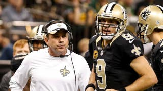 Sean se seca las lágrimas después de que Drew Brees le haya concedido un increíble honor del Salón de la Fama