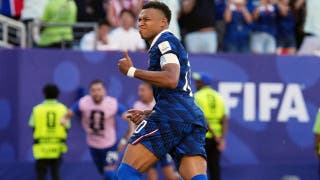 Kylian Mbappé's seventh goal of the World Cup lifts France past Paraguay in physical Round of 16 match