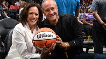 Kamala visits Sparks locker room, delivers postgame locker room speech - Fox News
