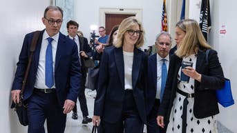 Bipartisan panel says Obama lawyer 'saw dollar signs' overlooking sex offender - Fox News
