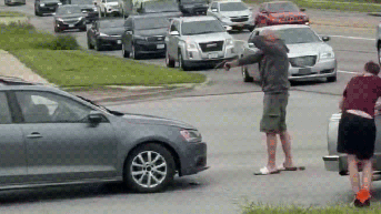 Dramatic video shows police stopping armed road rage suspect before violence erupts - Fox News