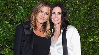 Jennifer Aniston, Courteney Cox soak up the sun during Mallorca getaway - Fox News