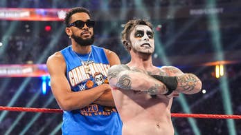 Knicks stars provide backup for WWE favorites in electric Saturday Night's Main Event at MSG