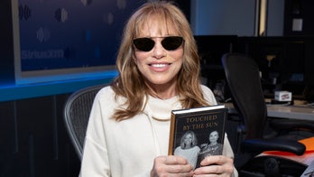 Carly Simon reveals the common condition that masked her Parkinson's diagnosis