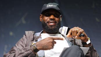 LeBron James drops the ultimate nothing-burger at Fanatics Fest with his NBA decision looming