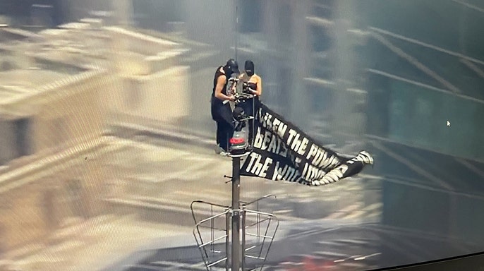 Couple Arrested After Climbing Empire State Building Spire, Ending Stunt With Marriage Proposal