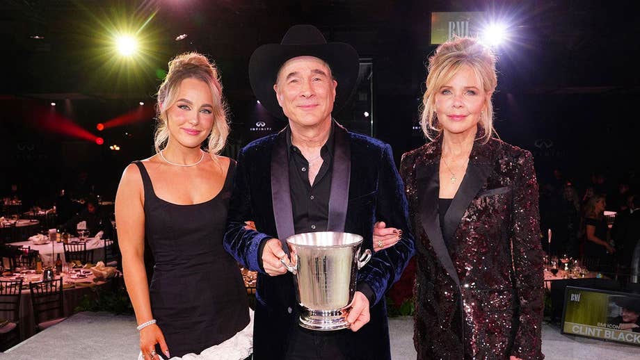 Clint Black says Billy Joel's 'Uncle Daddy' warning changed his life