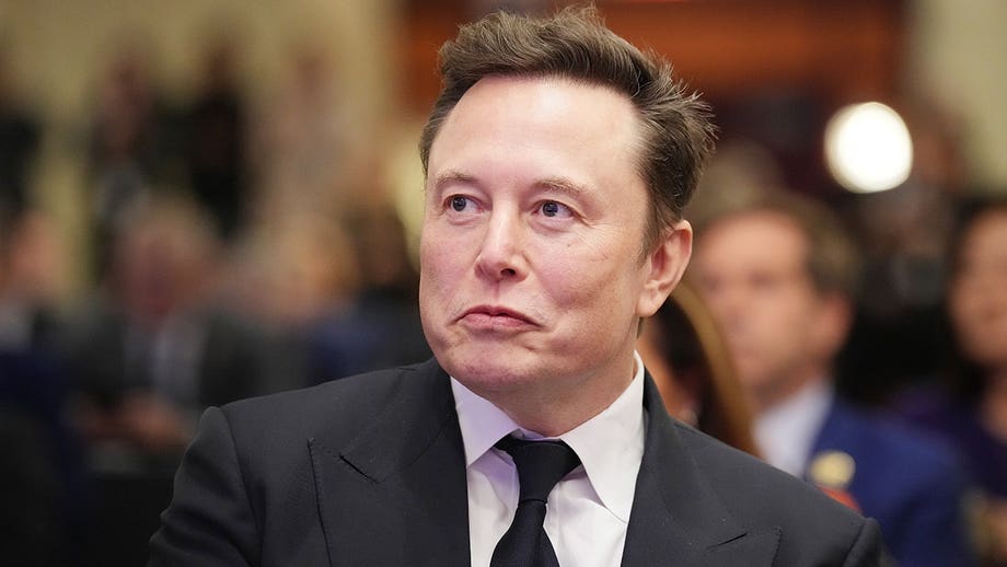 Elon Musk reveals massive $40B SpaceX deal, issues warning on AI firms