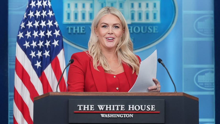 Los corresponsales de la Casa Blanca alaban a Karoline Leavitt tras anunciar su marcha