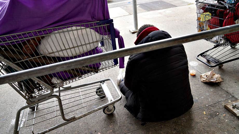 Según se informa, la ciudad de Nueva York va a acoger a 110 hombres sin hogar sin controles; los vecinos dan la voz de alarma