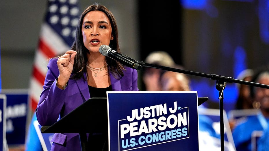 AOC accused of putting on new accent during Memphis rally: 'Going full Kamala'
