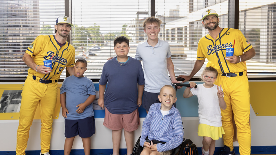 Savannah Bananas stars trade baseball dreams for kids' smiles: 'Exactly where God put me'