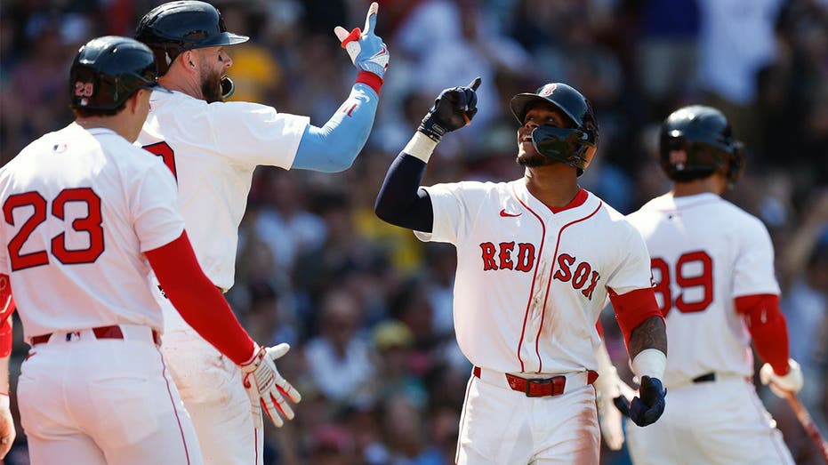 Chicago White Sox lead American League Central but face a red-hot Boston Red Sox team Tuesday