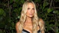 Molly Sims flaunts toned abs in mismatched bikini during perfect beach day with her kids - Fox News