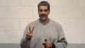 Nicolás Maduro hace gestos de paz en las primeras fotos tomadas en la cárcel tras su detención por parte de EE. UU. en Caracas - Fox News