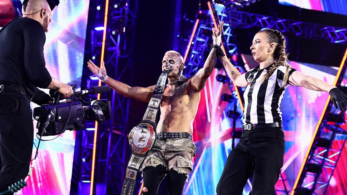 Darby Allin with the title