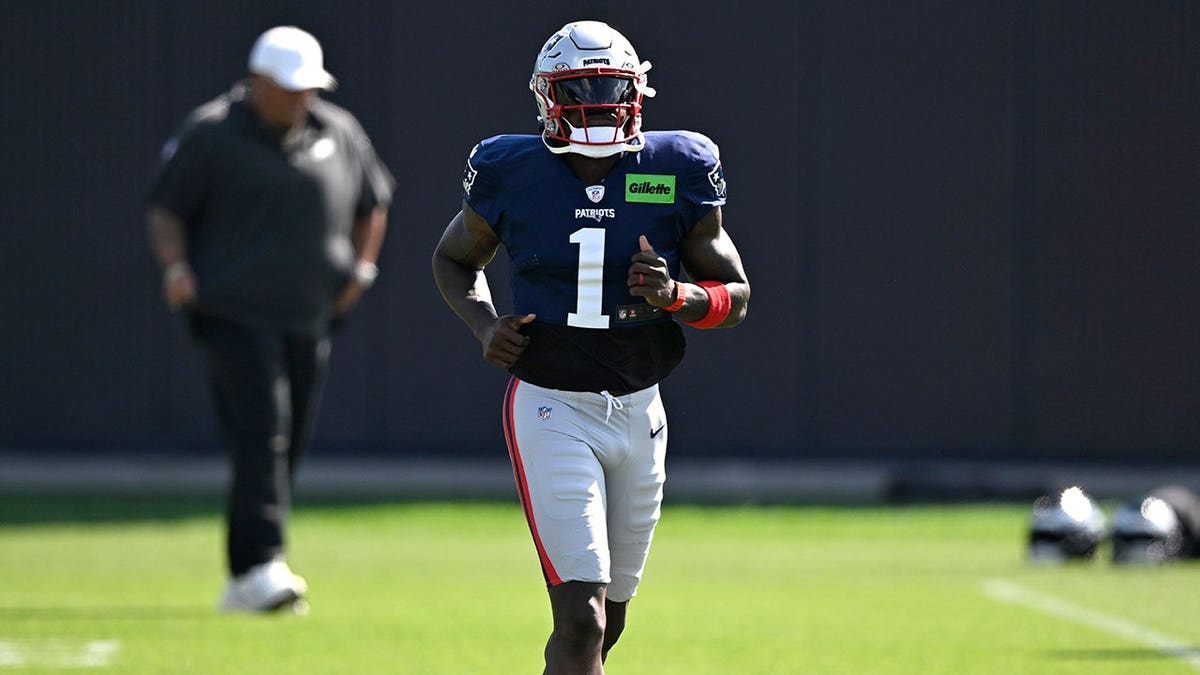 A.J. Brown prepares to participate in a practice at Gillette Stadium