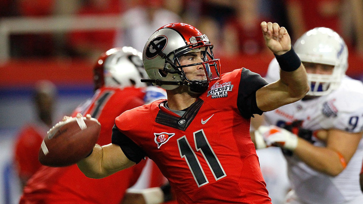 Aaron Murray passes against Boise State Broncos at Georgia Dome.