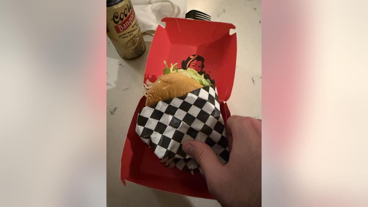 A look at my late night burger in Las Vegas.