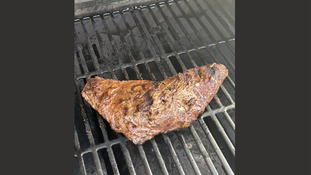 Screencaps reader Bob sends in his meat from the heat of North Las Vegas.