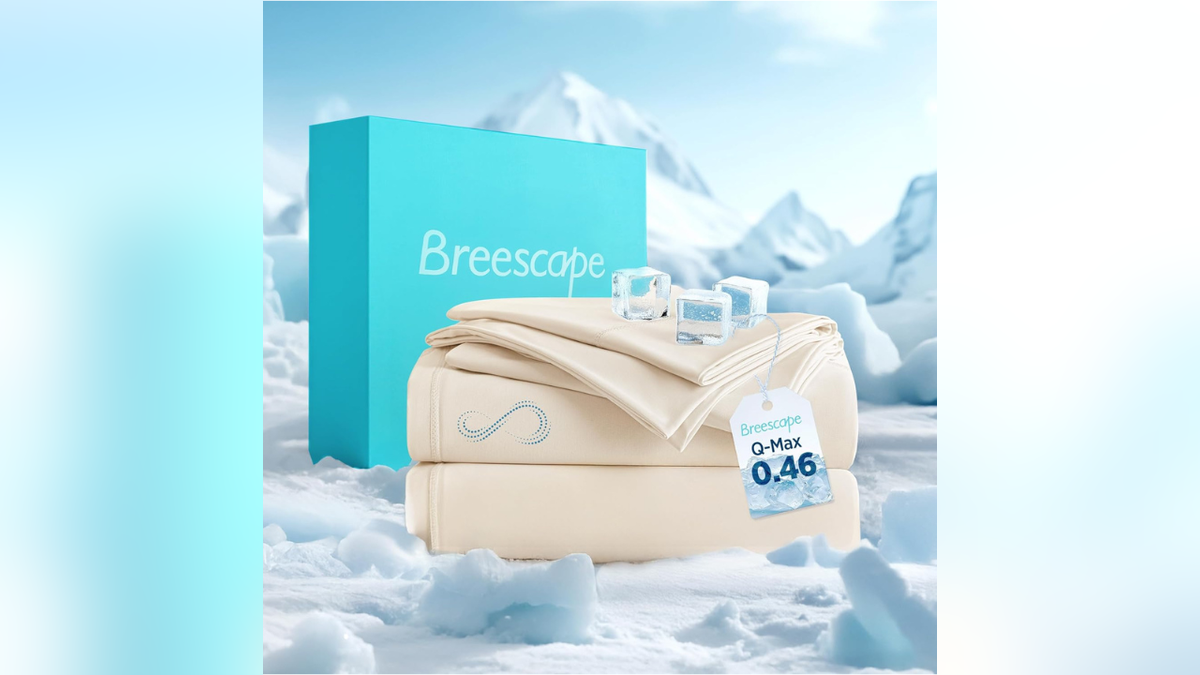 The fitted sheet has side pockets for keeping small essentials within reach.