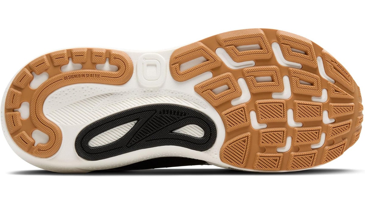 The unique rubber tread and GuideRails system ensures your feet move naturally.