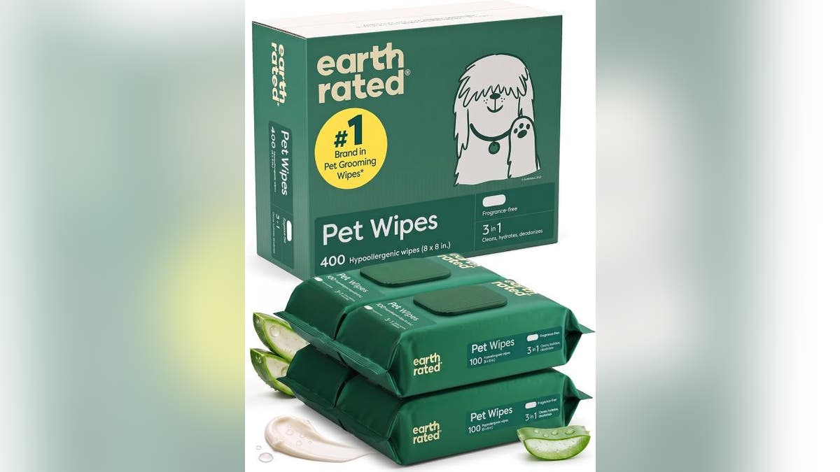 These wipes use only natural ingredients.