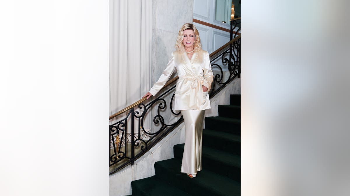 Donna Mills poses on the red carpet at the Los Angeles Ballet 18th Annual Gala.