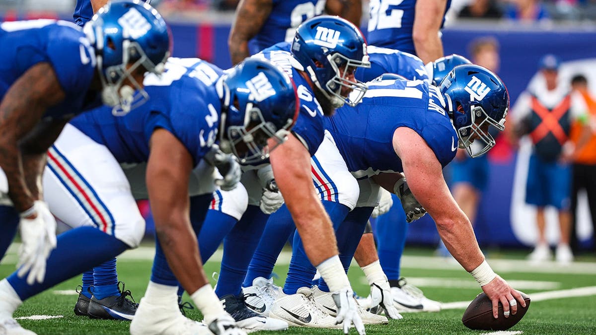 New York Giants offensive line sets up against the Carolina Panthers at MetLife Stadium.