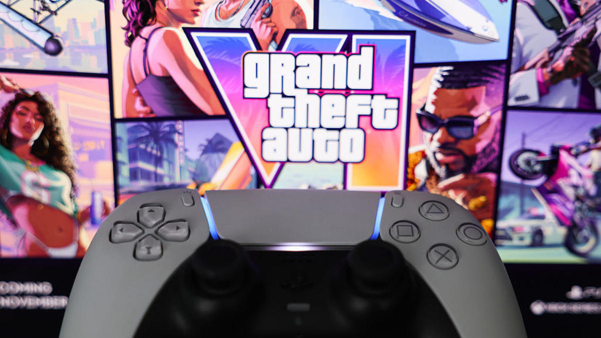 GTA VI website and PlayStation DualSense controller displayed on screen.