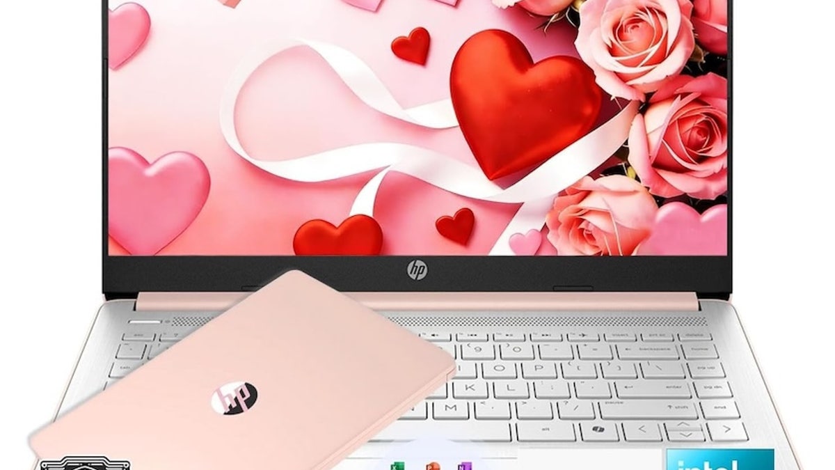 This HP computer comes with Microsoft Office 365.