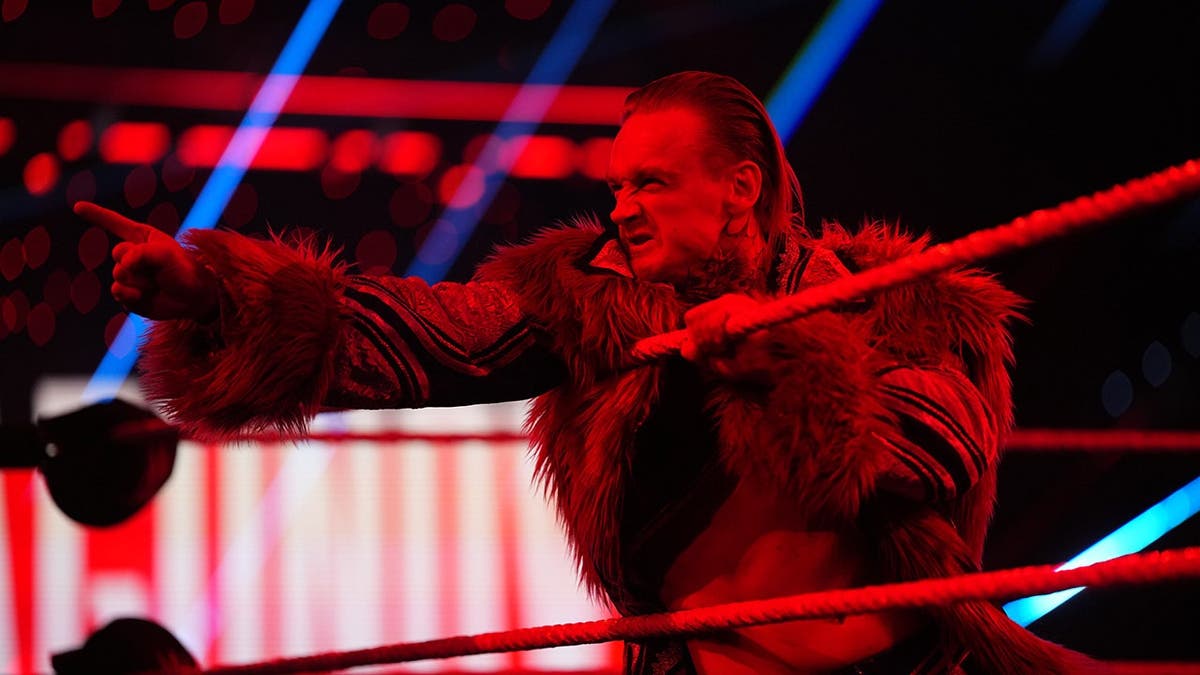 Ilja Dragunov enters the ring during SmackDown at Lenovo Center.