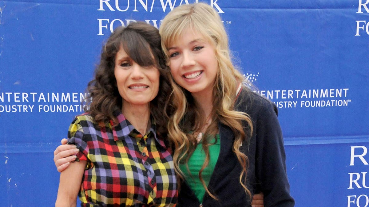 Jennette mccurdy and her mother